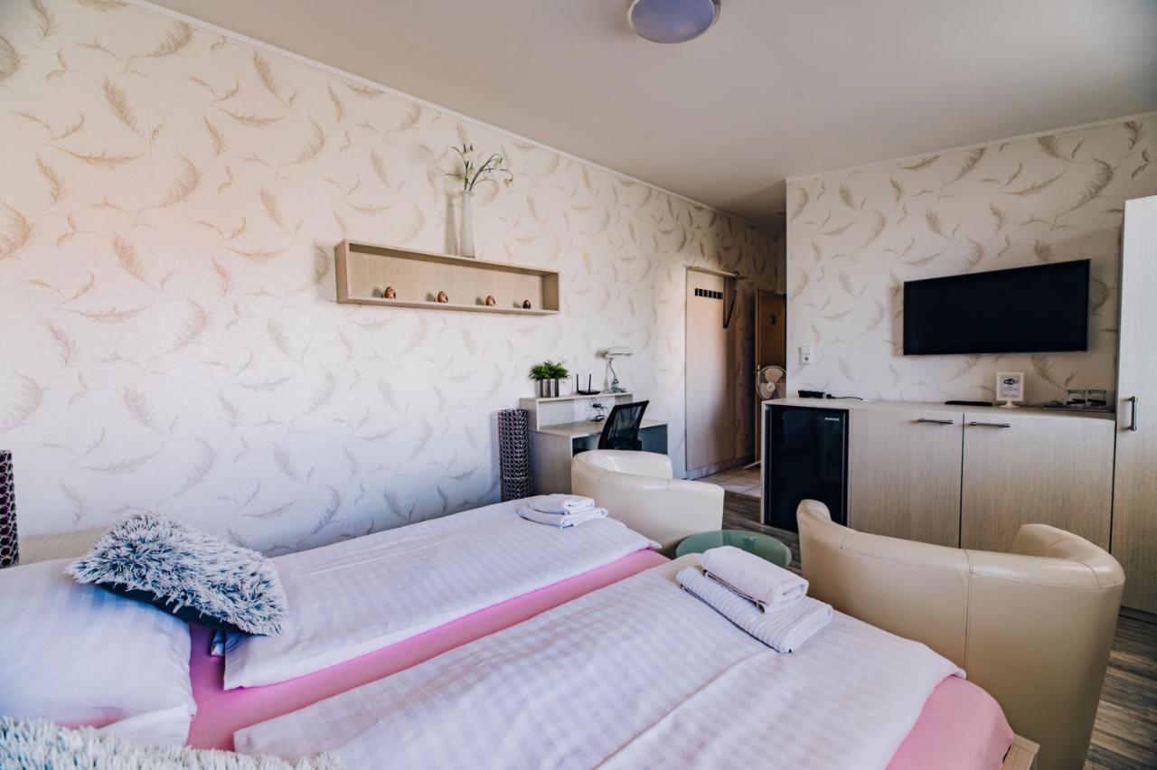 Point Pension Brno Exterior foto